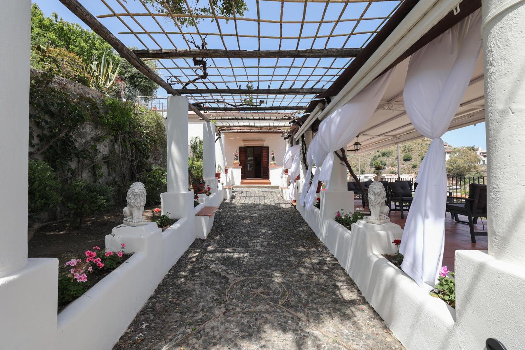 Hotel Villa Cute - Hvc Lipari  Exterior photo